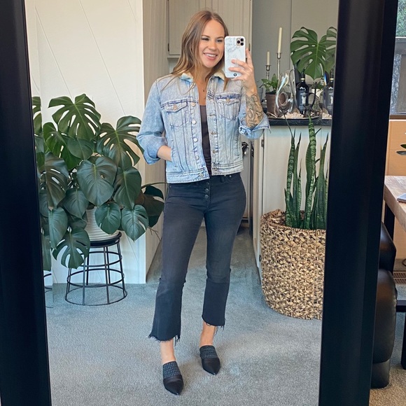 Old Navy Jackets & Blazers - Old Navy Sherpa Lined Denim Jacket